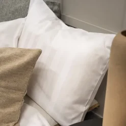 Örngott hotellsatin
