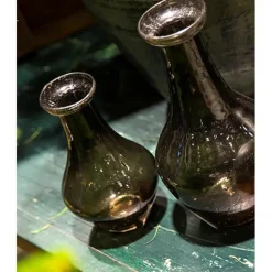 Vas av återvunnet glas